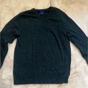 Long sleeve dark green lightweight sweater